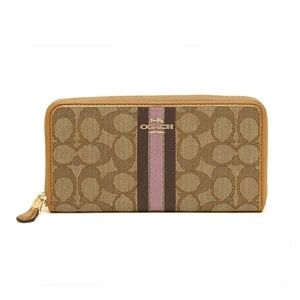 COACH NWT Accordion Zip Wallet In Signature